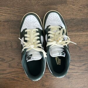 Used Nike Dunk Low ‘Vintage Green’